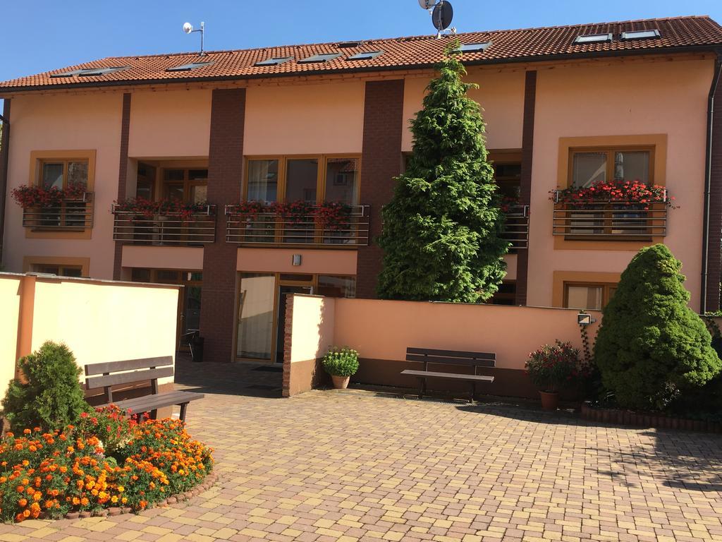 Hotel City Pardubice Eksteriør bilde